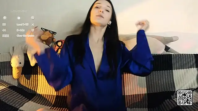 OdelynBagge online show from 10/28/25, 05:12