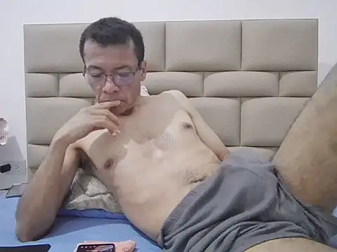 skinnylatino51 online show from 11/16/25, 01:21