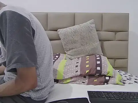 skinnylatino51 online show from 04/10/26, 12:28