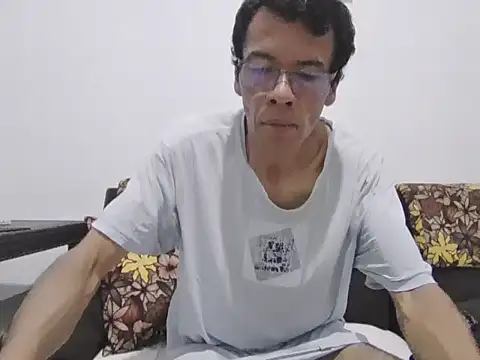 skinnylatino51 online show from 10/23/25, 11:47