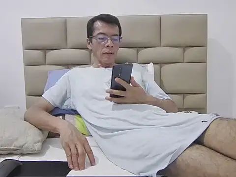 skinnylatino51 online show from 09/21/25, 12:27