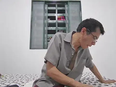 skinnylatino51 online show from 09/22/25, 11:55