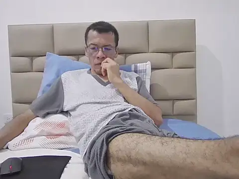 skinnylatino51 online show from 11/07/25, 12:04