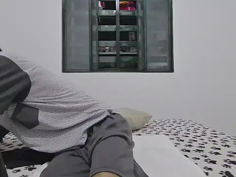 skinnylatino51 online show from 09/14/25, 01:06