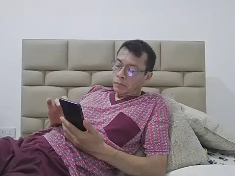 skinnylatino51 online show from 03/29/26, 12:56