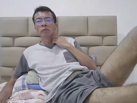 skinnylatino51 online show from 02/03/26, 01:16