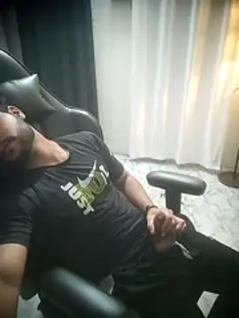 Kartikkartik8595 online show from 03/20/26, 10:27