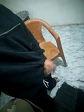 Kartikkartik8595 online show from 12/02/25, 07:04