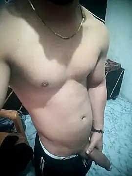 Kartikkartik8595 online show from 02/15/26, 07:46