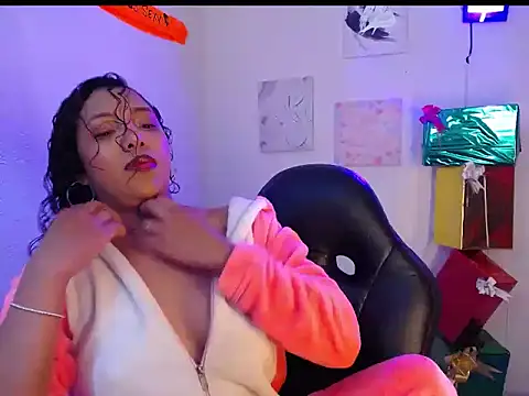 Snapshot of warisg__ chatting on 11/14/25, 09:35 warisg online show from 11/14/25, 09:35