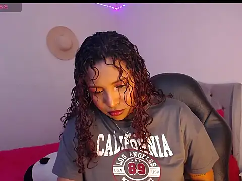 Snapshot of warisg__ chatting on 11/06/25, 07:45 warisg online show from 11/06/25, 07:45