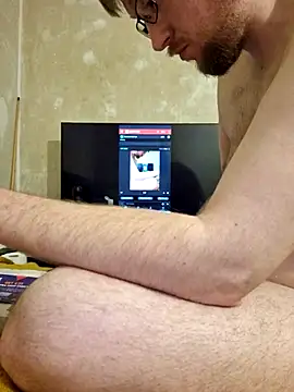 Snapshot of gazb90 chatting on 10/09/25, 10:32 gazb90 online show from 10/09/25, 10:32