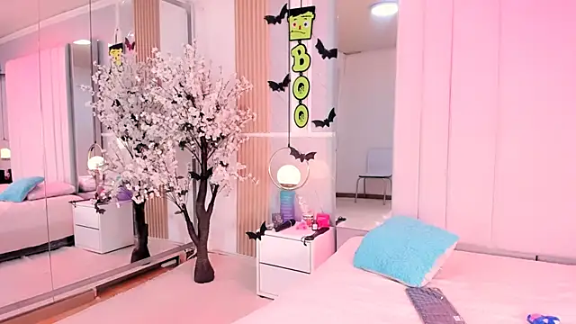 EmmaWilliam1 online show from 10/08/25, 05:20