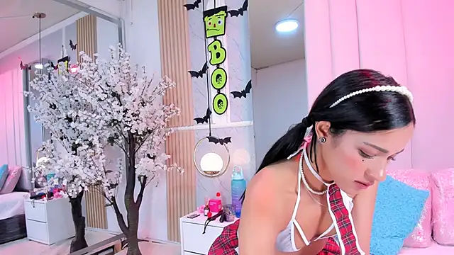 EmmaWilliam1 online show from 10/04/25, 06:48