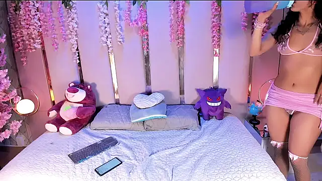 EmmaWilliam1 online show from 05/26/26, 06:22