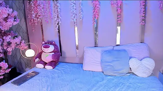 EmmaWilliam1 online show from 04/15/26, 05:24