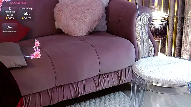 oliviathea online show from 11/07/25, 02:16