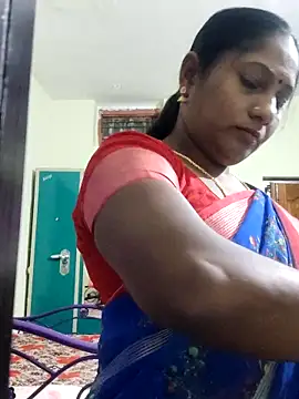 Snapshot of papukurty chatting on 09/22/25, 12:33 papukurty online show from 09/22/25, 12:33