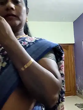 Snapshot of papukurty chatting on 10/04/25, 12:07 papukurty online show from 10/04/25, 12:07