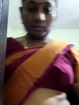 Snapshot of papukurty chatting on 10/01/25, 05:45 papukurty online show from 10/01/25, 05:45