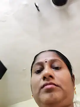 Snapshot of papukurty chatting on 05/21/26, 02:42 papukurty online show from 05/21/26, 02:42