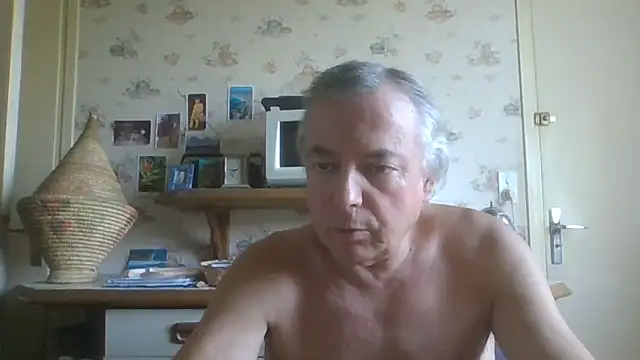 Snapshot of gegevincent chatting on 06/12/26, 02:59 gegevincent online show from 06/12/26, 02:59