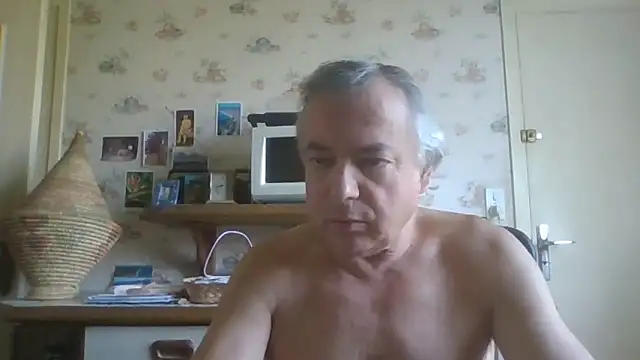 Snapshot of gegevincent chatting on 06/18/26, 08:46 gegevincent online show from 06/18/26, 08:46