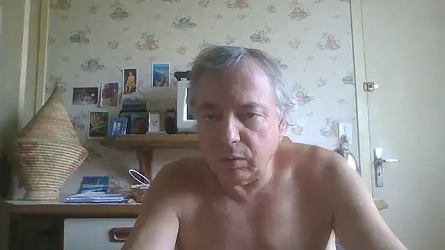 Snapshot of gegevincent chatting on 06/22/26, 01:19 gegevincent online show from 06/22/26, 01:19