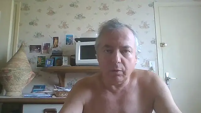 Snapshot of gegevincent chatting on 06/26/26, 10:43 gegevincent online show from 06/26/26, 10:43