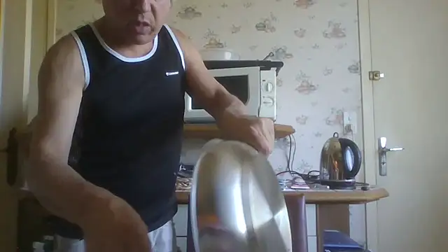 Snapshot of gegevincent chatting on 06/14/26, 10:27 gegevincent online show from 06/14/26, 10:27