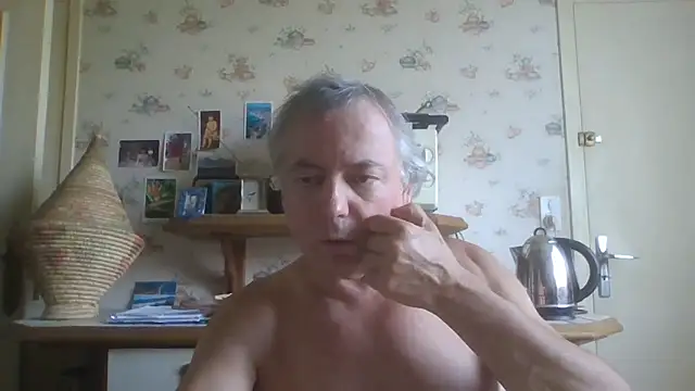 Snapshot of gegevincent chatting on 06/20/26, 12:43 gegevincent online show from 06/20/26, 12:43