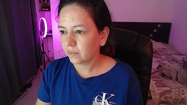 Abbyjoness21 online show from 10/30/25, 10:13