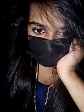 umairahaasan 1 online show from 10/31/25, 10:12