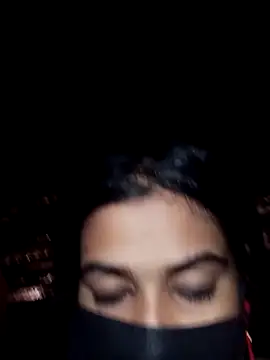 umairahaasan 1 online show from 11/12/25, 09:35