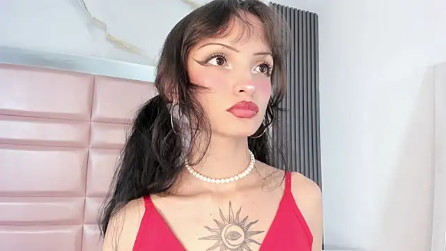 Snapshot of MaddieStark chatting on 10/28/25, 07:13 MaddieStark online show from 10/28/25, 07:13