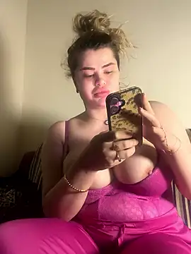 aydabella7777 online show from 01/15/26, 12:36