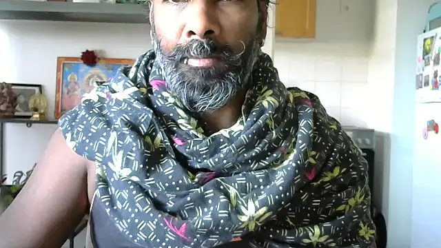 frenchblackc31 online show from 05/11/26, 01:01