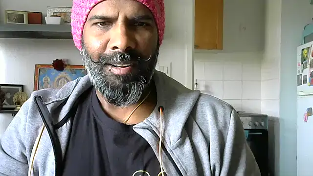 frenchblackc31 online show from 05/07/26, 11:57