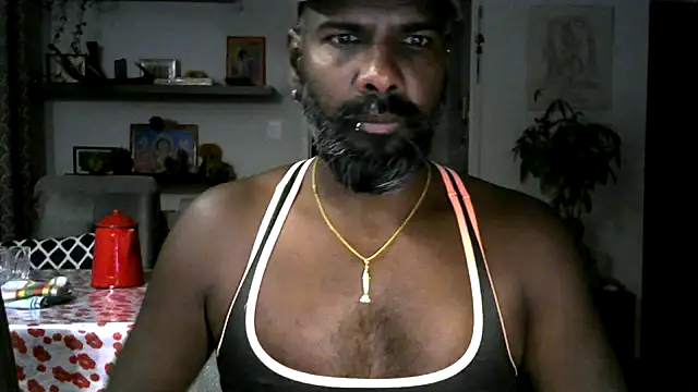 Snapshot of frenchblackc31 chatting on 09/19/25, 04:27 frenchblackc31 online show from 09/19/25, 04:27