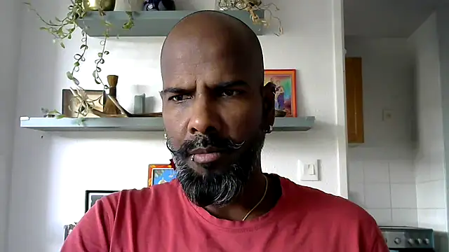 Snapshot of frenchblackc31 chatting on 09/23/25, 01:07 frenchblackc31 online show from 09/23/25, 01:07