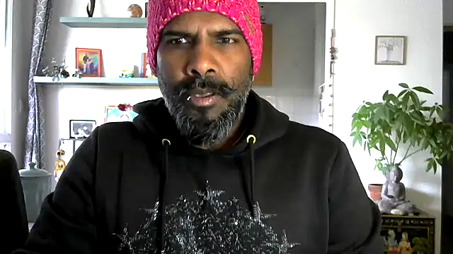frenchblackc31 online show from 05/18/26, 07:35