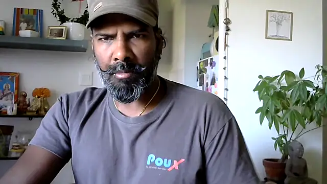 Snapshot of frenchblackc31 chatting on 06/12/26, 10:35 frenchblackc31 online show from 06/12/26, 10:35