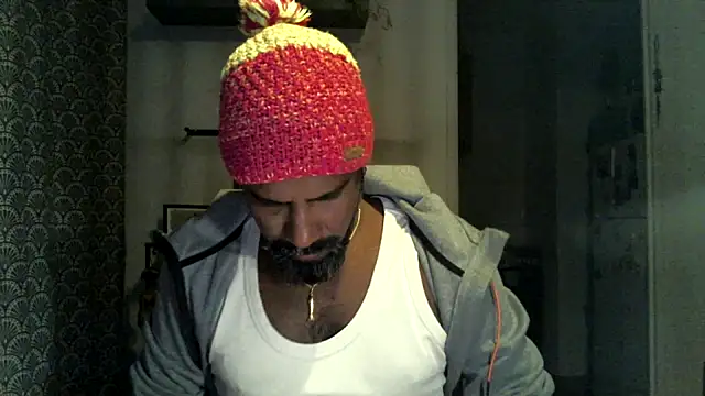 Snapshot of frenchblackc31 chatting on 10/13/25, 04:47 frenchblackc31 online show from 10/13/25, 04:47
