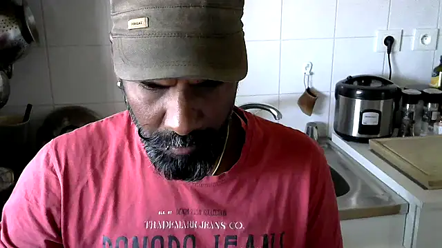 Snapshot of frenchblackc31 chatting on 09/18/25, 08:50 frenchblackc31 online show from 09/18/25, 08:50
