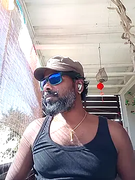 frenchblackc31 online show from 04/05/26, 02:35