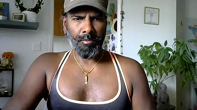 Snapshot of frenchblackc31 chatting on 06/11/26, 09:17 frenchblackc31 online show from 06/11/26, 09:17