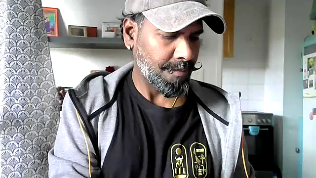 frenchblackc31 online show from 05/13/26, 08:43