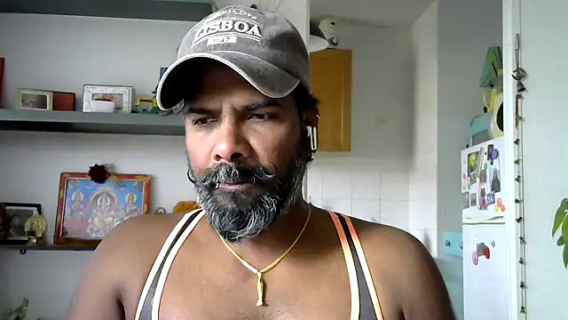 frenchblackc31 online show from 05/08/26, 01:37