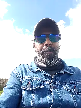 frenchblackc31 online show from 05/10/26, 03:03