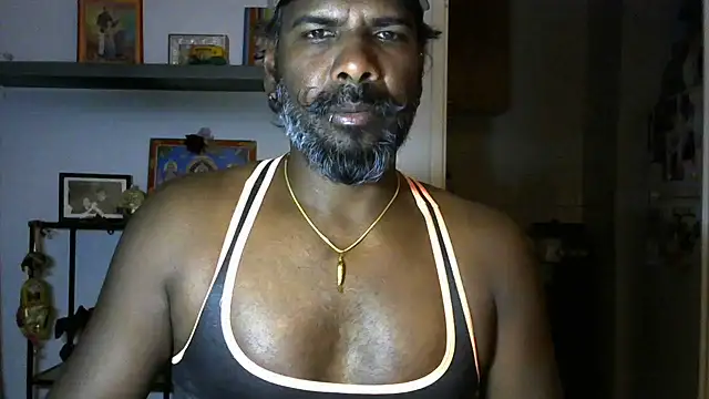 Snapshot of frenchblackc31 chatting on 06/07/26, 10:48 frenchblackc31 online show from 06/07/26, 10:48